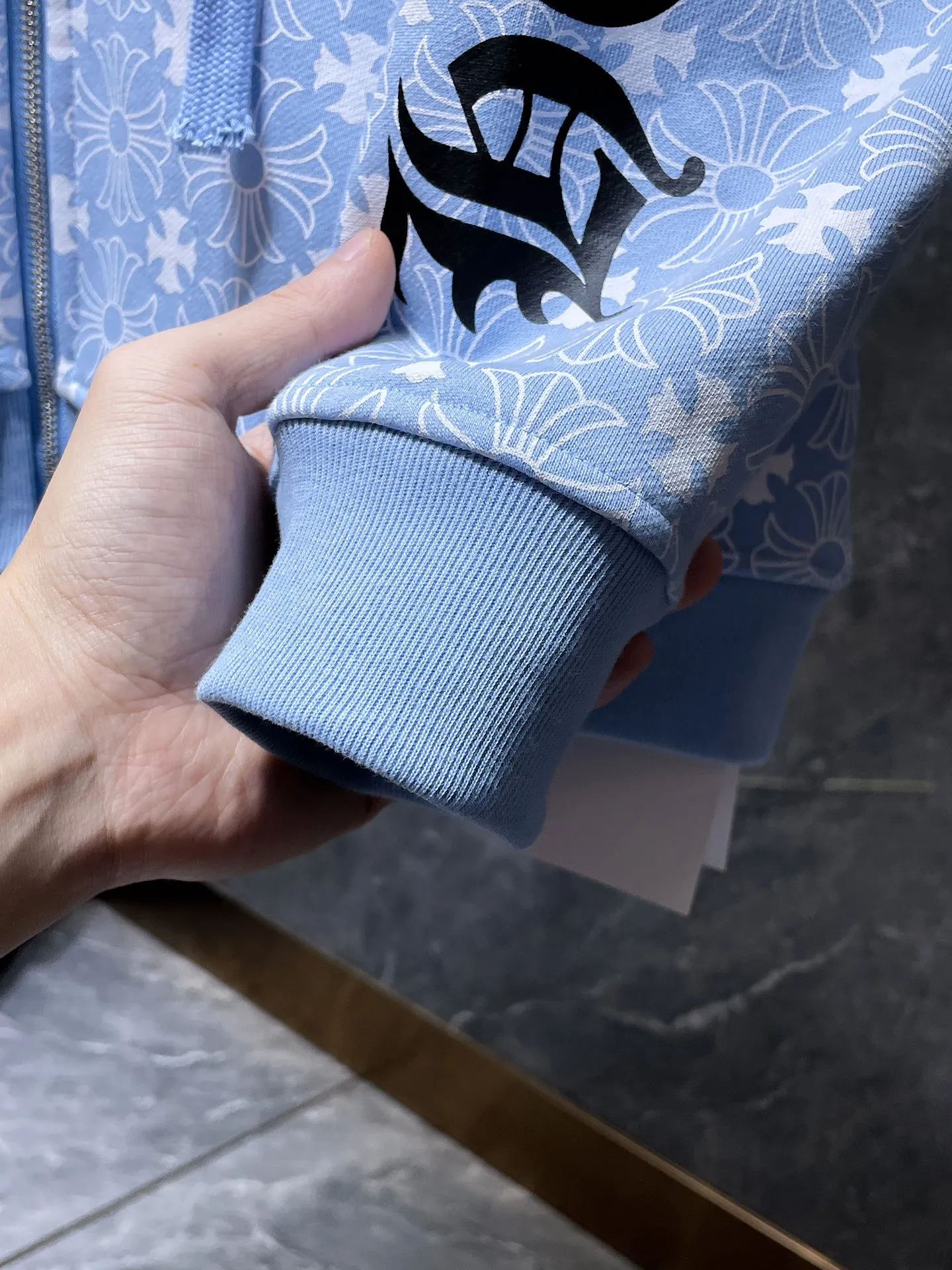 P260 Chrome Hearts Autumn and Winter 2025 Counter Synchronization ❤️ Chrome Hearts Horseshoe Dark Pattern Logo Blue Zipper Sweater Improved Customized Version 1:1 High Weight High Quality Fabric Recommended Colors: Customized Blue Customized Green Customized Orange Sizes: S, M, L, XL